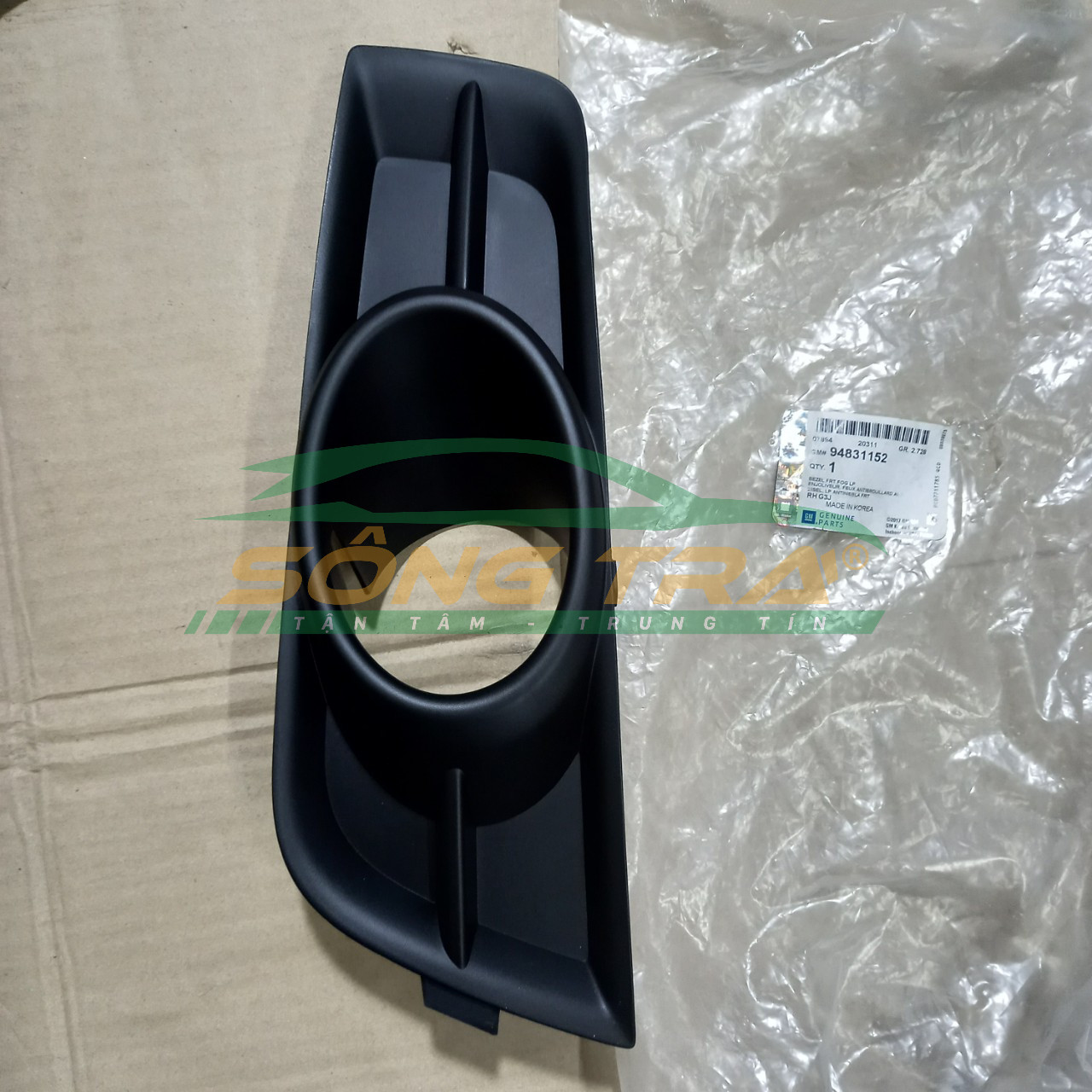 ỐP ĐÈN GẦM CRUZE 2010 RH