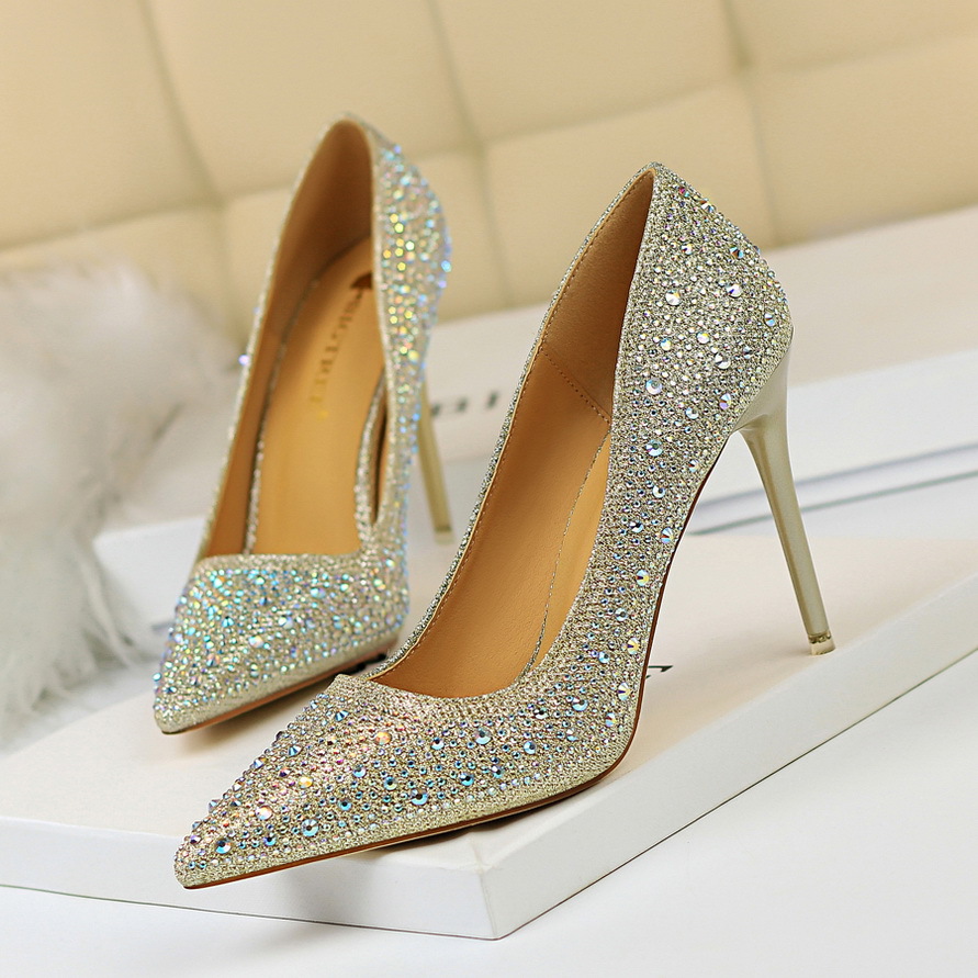 305-1 HIGH HEELS BIG TREE
