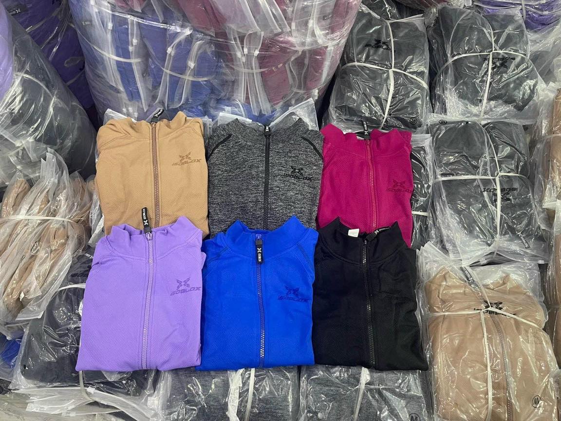 Áo khoác croptop quảng châu isoblox cao cấp