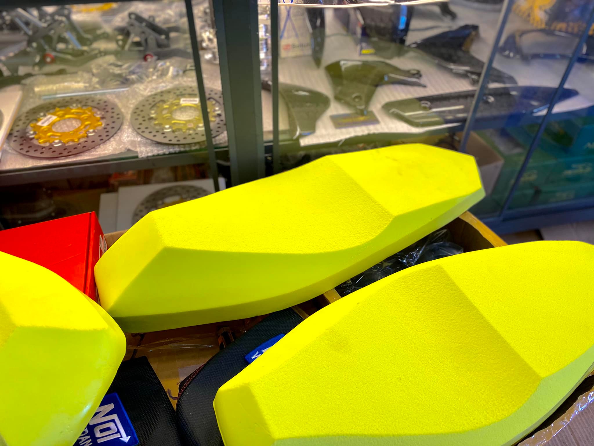 combo yên Nệm + Da 3D liên á , gọt 2 tầng gắn exciter 2010, 135 , 150 , 155 các đời , bao êm