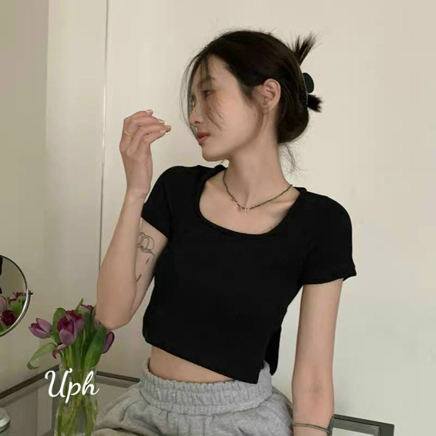 Áo thun gân croptop xẻ Եà 2 bên