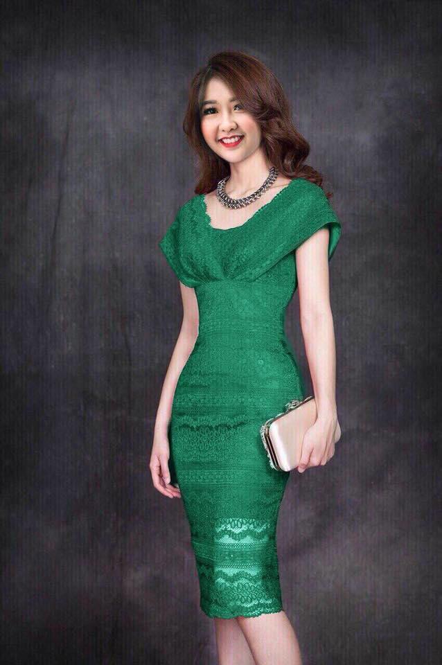 [HCM]Đầm ren chân cổ V sang trọng