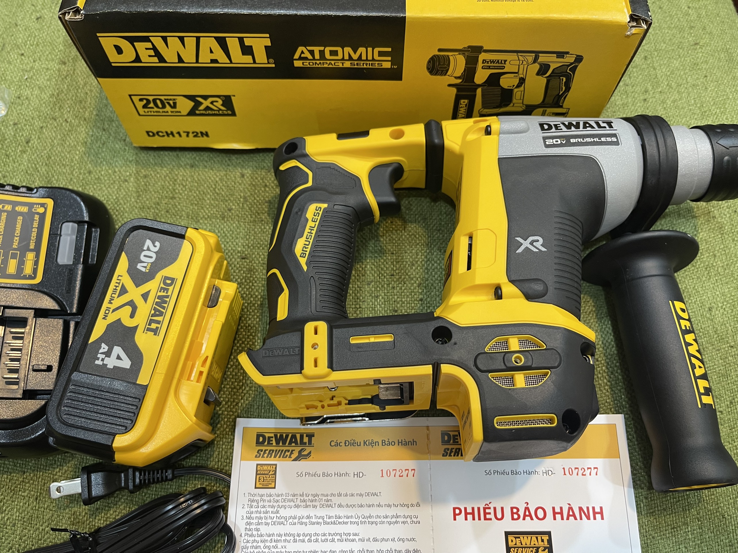 Máy khoan bê tông dewalt dch172n