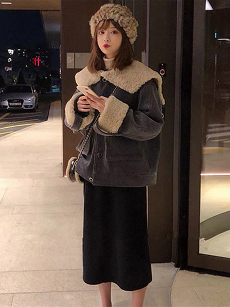 ÁO KHOÁC DẠ NHUNG LÓT LÔNG CỪU MÀU NÂU, ÁO KHOÁC DẠ NGẮN, ÁO DẠ HÀN QUỐC, ÁO DẠ LÓT LÔNG CỪU, ÁO KHOÁC NHUNG CỔ LÔNG, ÁO DẠ CỔ LÔNG, ÁO KHOÁC MÙA ĐÔNG, ÁO LÔNG NỮ, ÁO KHOÁC NỮ , ÁO KHOÁC DẠ TÚI HỘP ÁO KHOÁC NHUNG TĂM, CLOWE