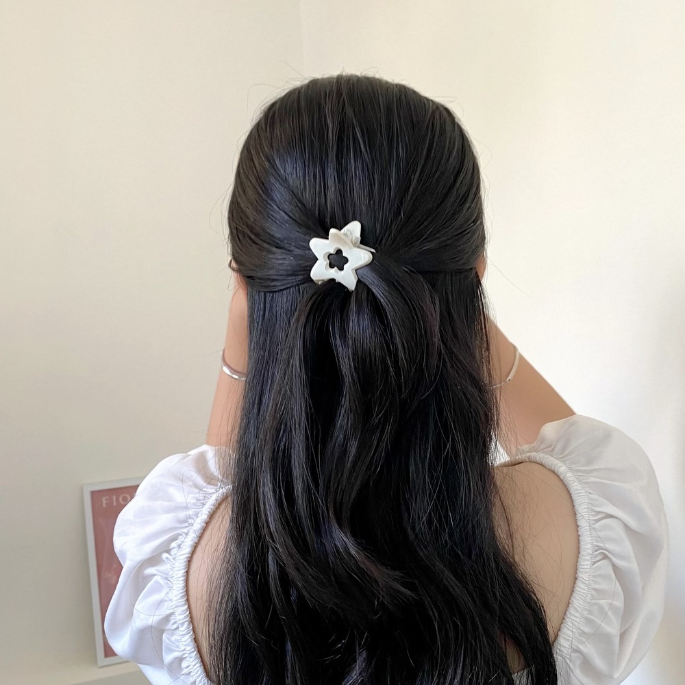 Kẹp tóc ngôi sao cá tính Modleaf Flower star pin Hàn Quốc
