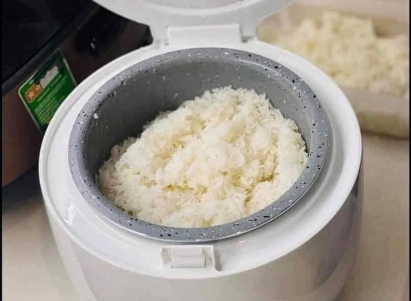 🍚NỒI CƠM ĐIỆN MINI LOCK&LOCK-EJR426 0.8L