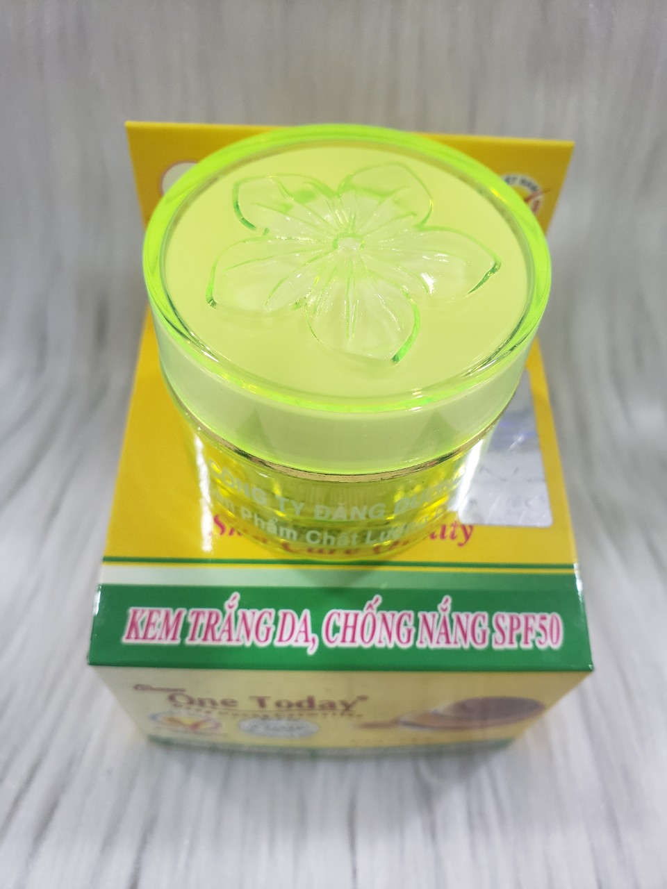 Kem One Today trắng da chống nắng SPF50  9gr