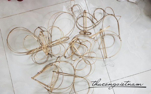 Khung tre lồng đèn - Cá
