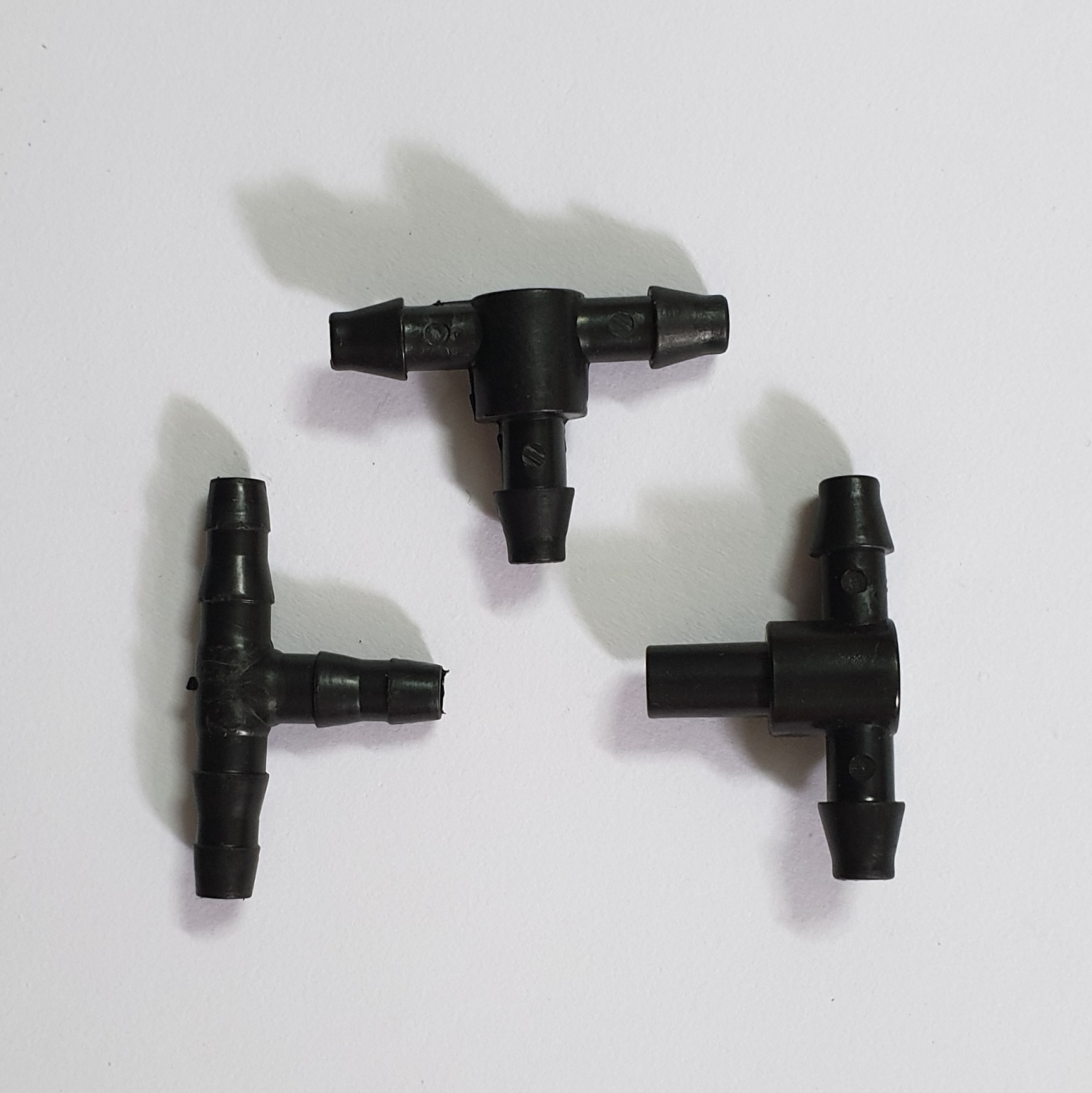 Nối chữ T chia nước chia khí chữ 4mm 6mm dùng cho dẫn nước dẫn khí oxi