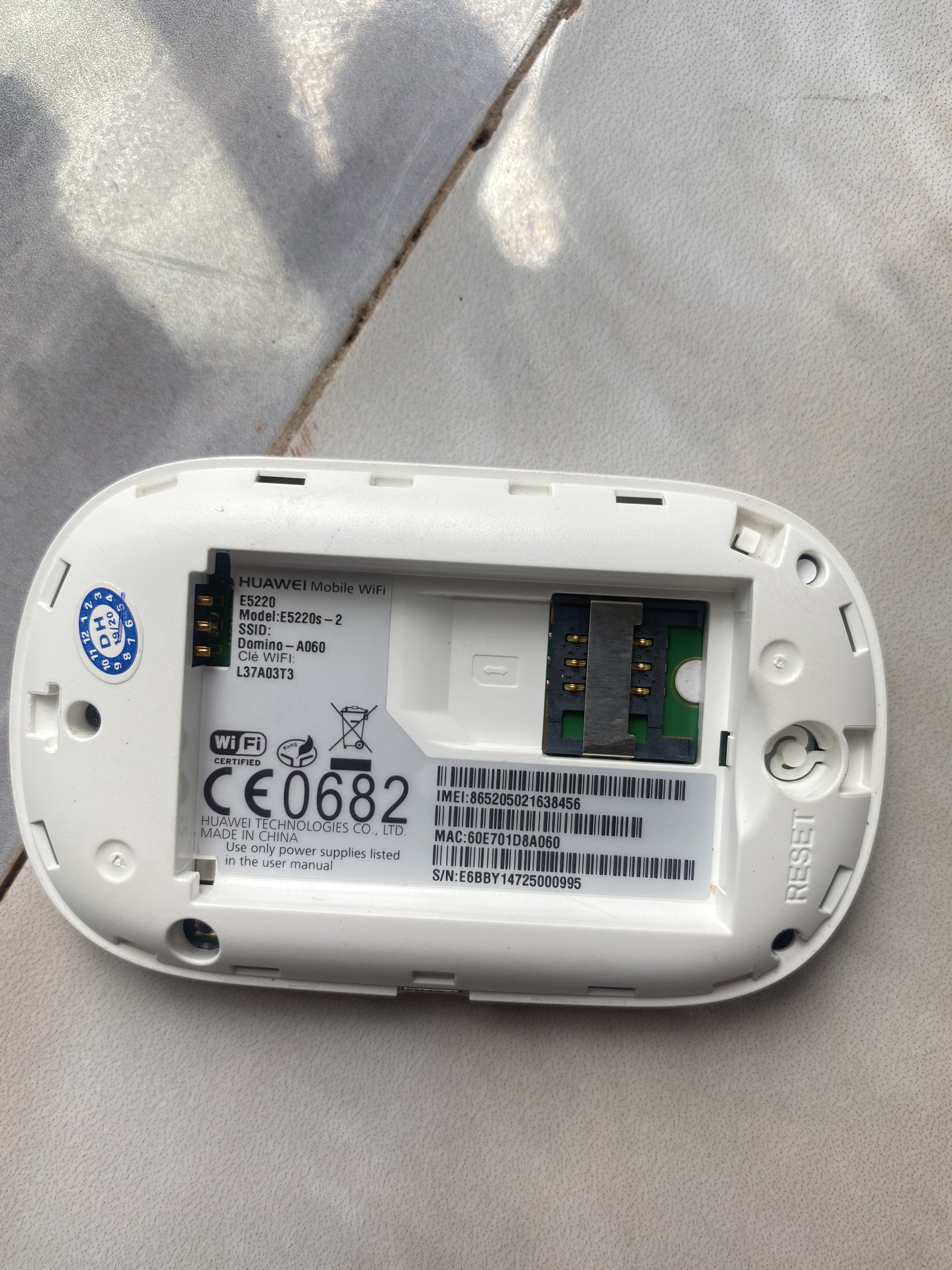 Bộ Phát Wifi Di Động 3G/4G Huawei E5220.