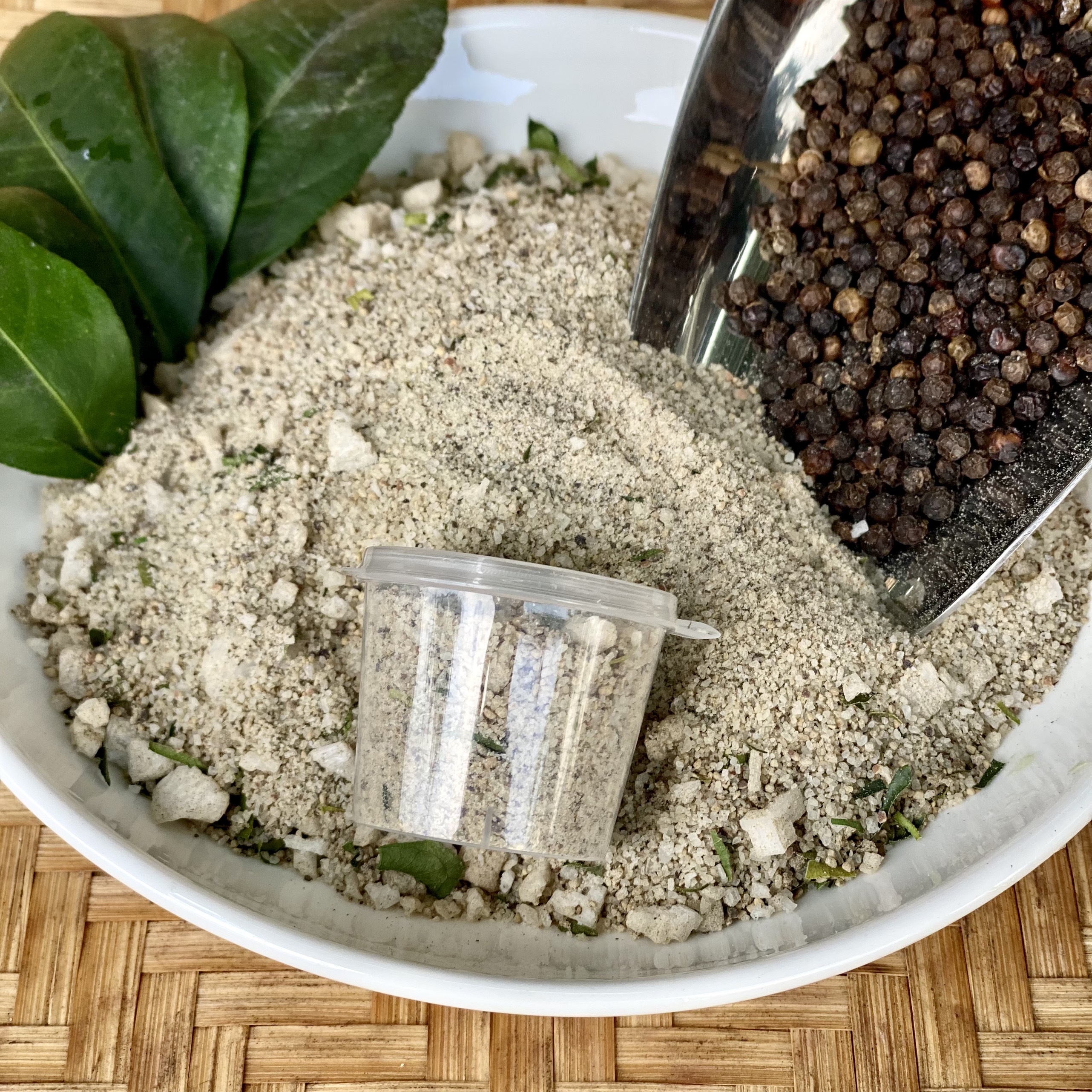 Muối Tiêu ÔNG BỐN - Muối Tiêu Lá Chanh