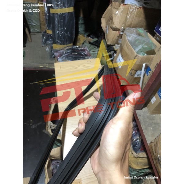 khung kính cửa lùa suzuki carry 7 chỗ ( su cóc )