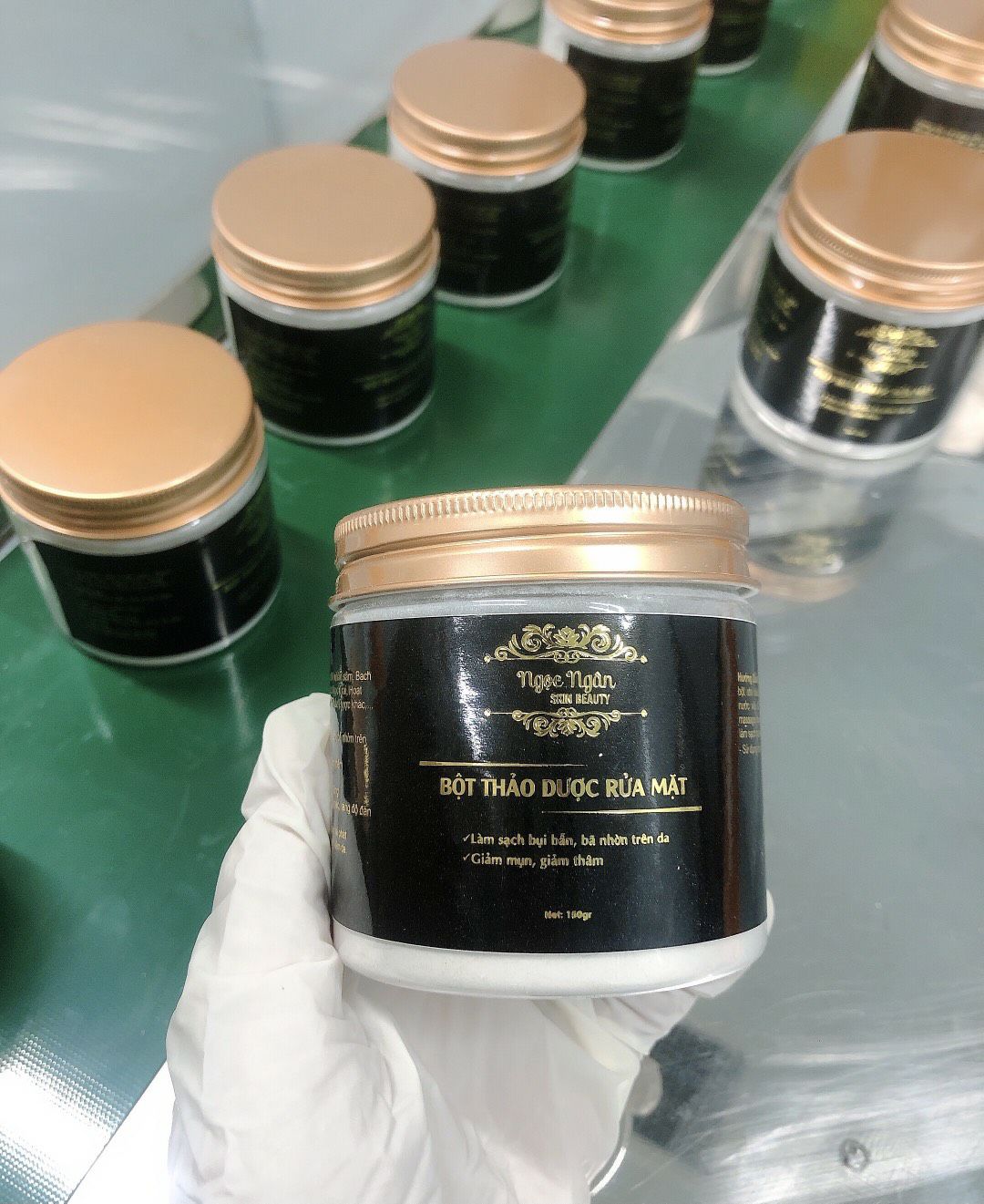 Bột rửa mặt thảo dược hồng sâm ngọc ngân