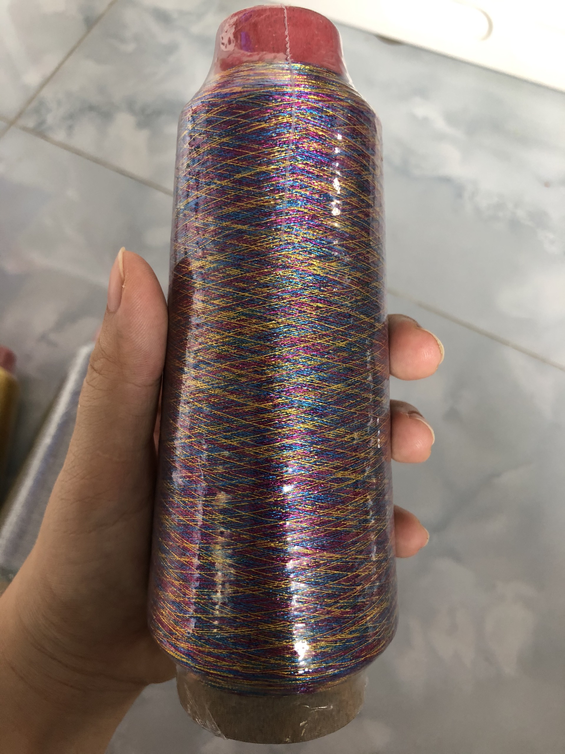 Chỉ kim tuyến móc kèm cuộn 140g