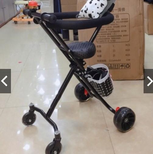 Xe đẩy 5 bánh cao cấp gập gọn màu Đen - có bảo hiểm, để chân bọc mút