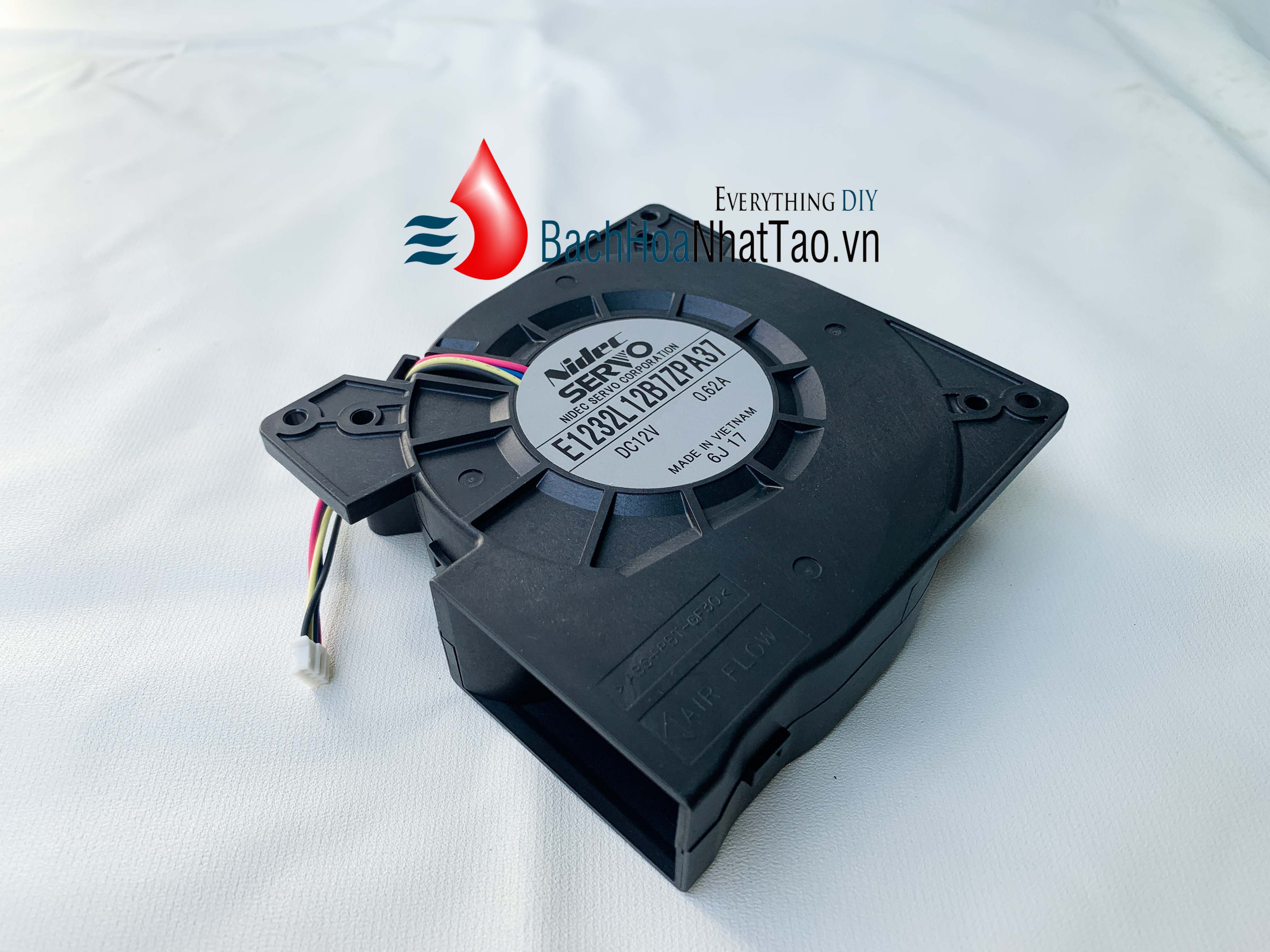 Quạt Sò Nidec Servo 12cmx12cm 12v