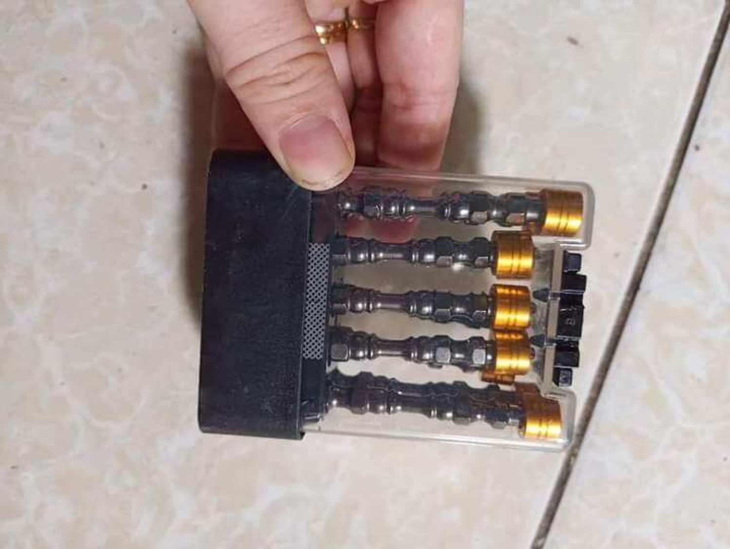 Mũi bắt vít 4 cạnh có nam châm trợ lực HD