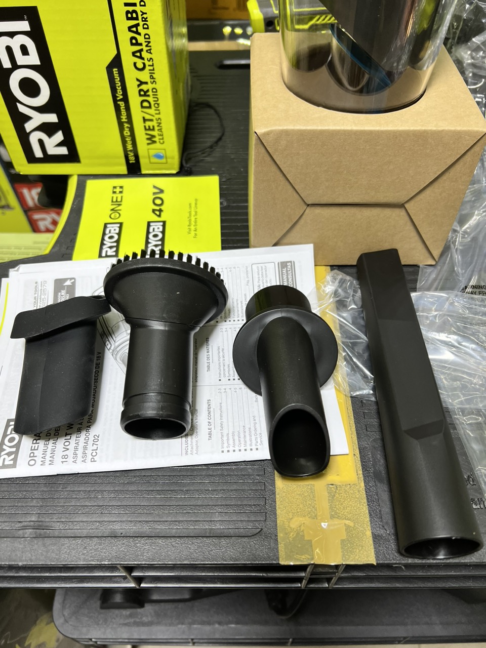 Máy hút bụi Ryobi PCL702B