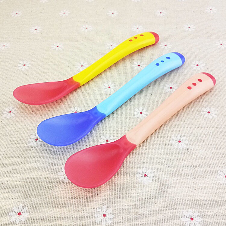 Set 3 thìa báo nóng silicon cho bé ăn dặm