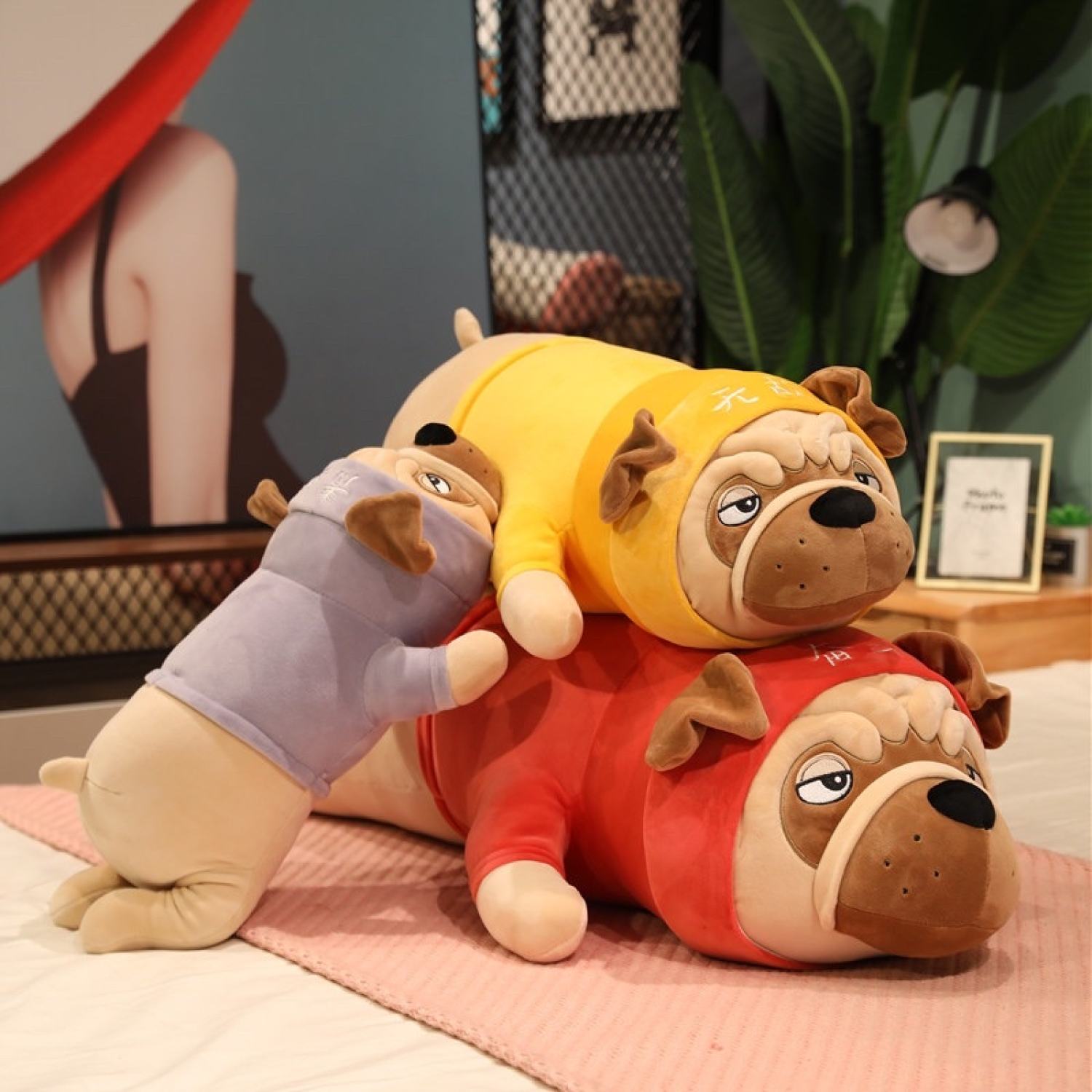 gấᴜ Bông Chó pug nằm mặc áo, Chó pull dog mặt quạo