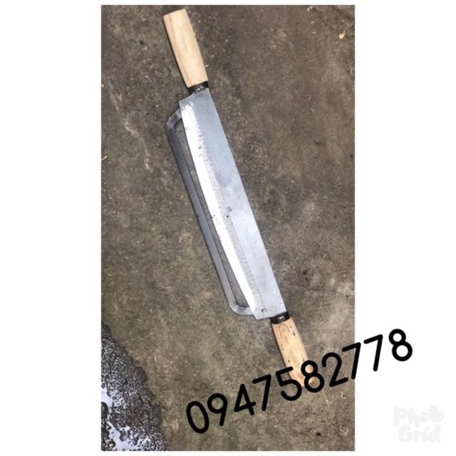 Dao thái chuối bằng tay