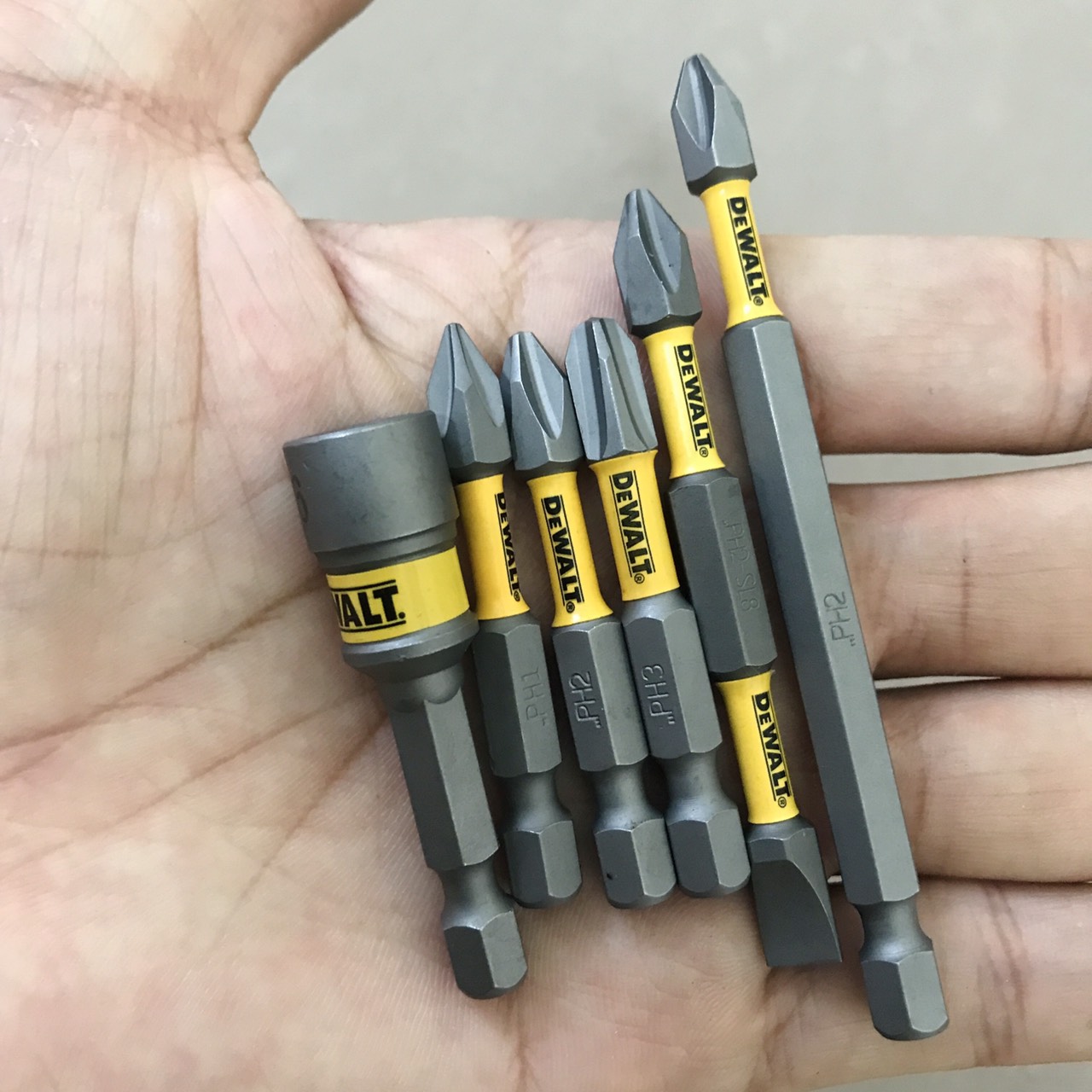 Bộ 6 Mũi Vít DeWalt Có Từ Nhập