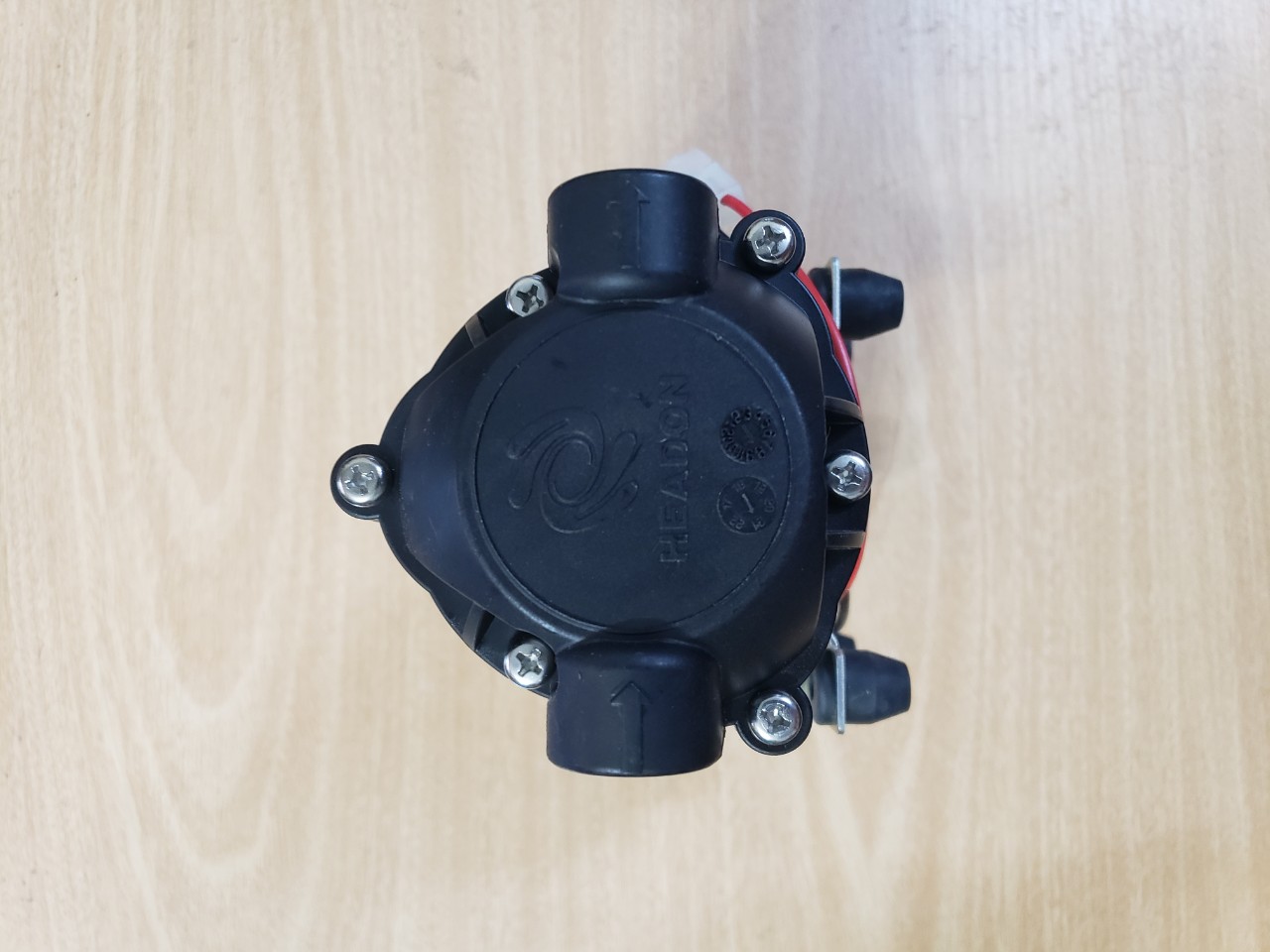 (HCM) Bơm Máy Lọc Nước RO HEADON HF-8369 24V (Kèm 2 Co Nối Bơm Ren 17 Dây 6mm)