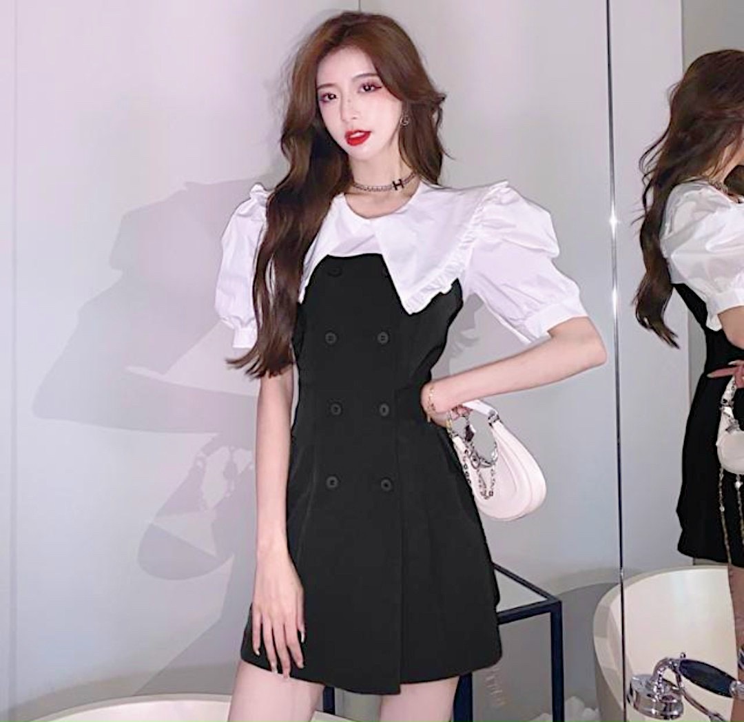 Đầm đen phối trắng cổ bèo