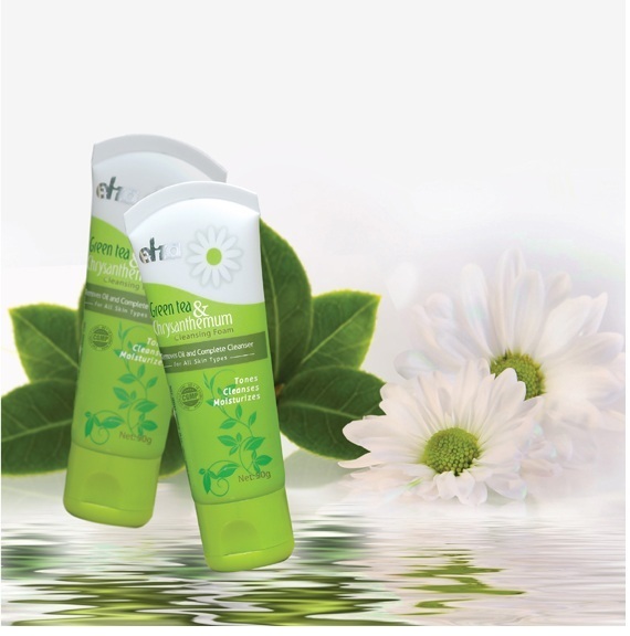 sưa rửa măt Trà xanh hoa cúc eliza