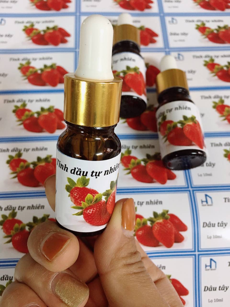 Tinh dầu tự nhiên hương Dâu Tây lọ 10ml