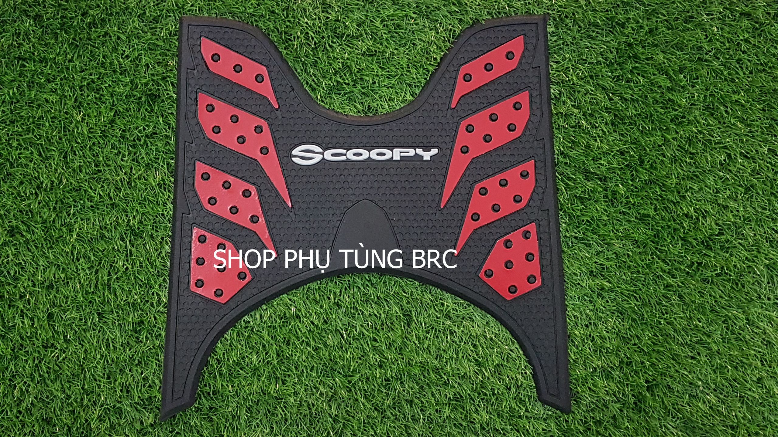 Thảm lót chân màu đỏ xe SCOOPY 110.