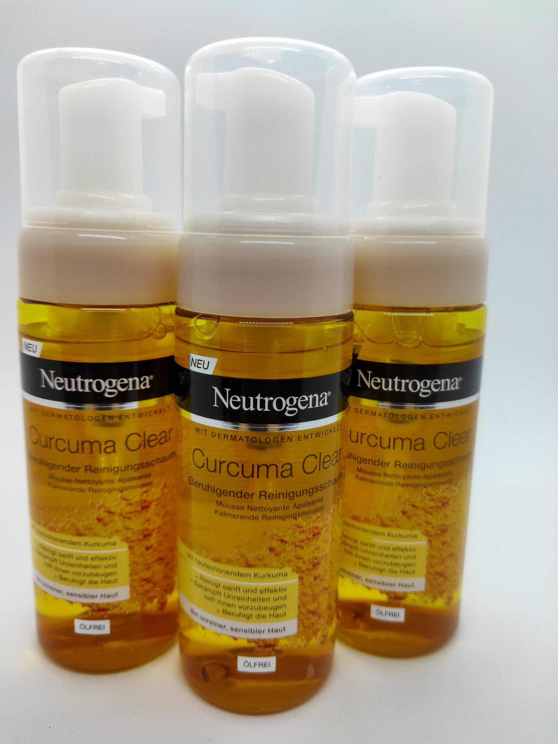 Sữa rửa mặt nghệ Neutrogena Curcuma