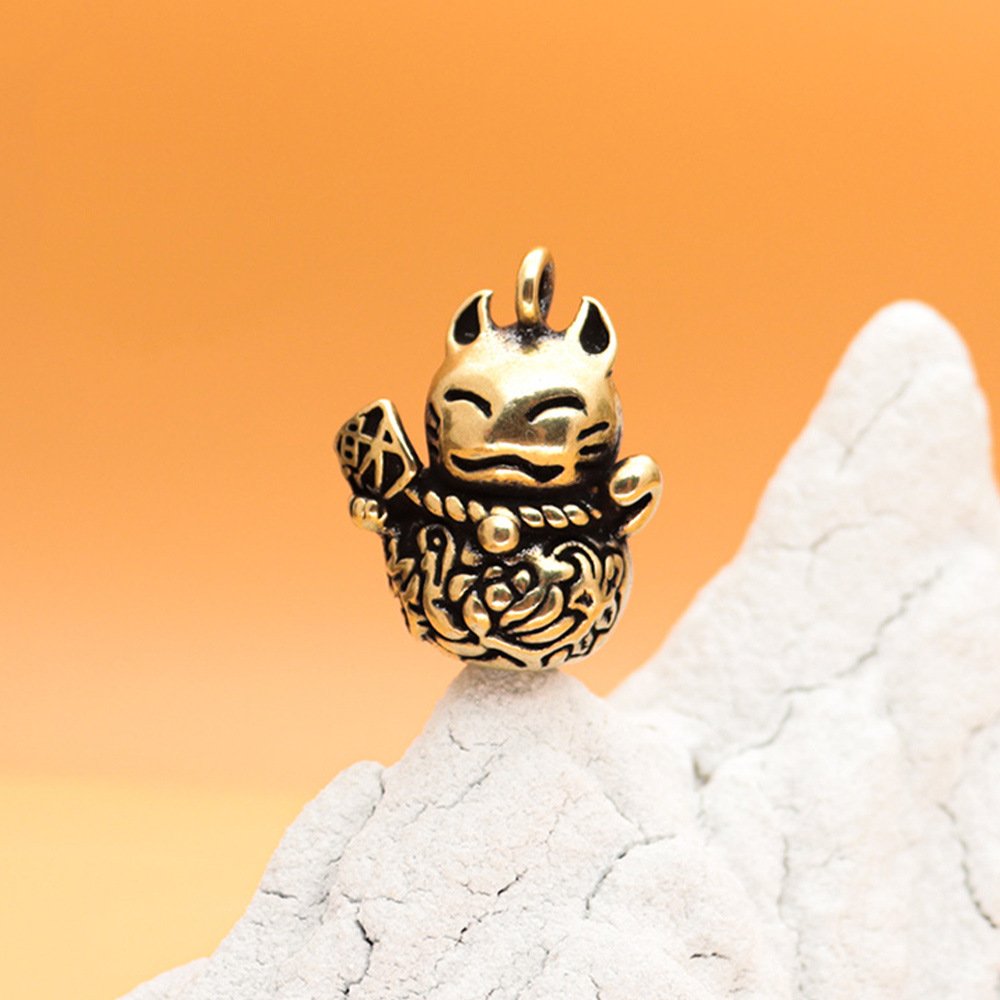 Tượng Phong Thủy Hình Mèo Thần Tài (Kích Thước: 2.7cm x 2.2cm)