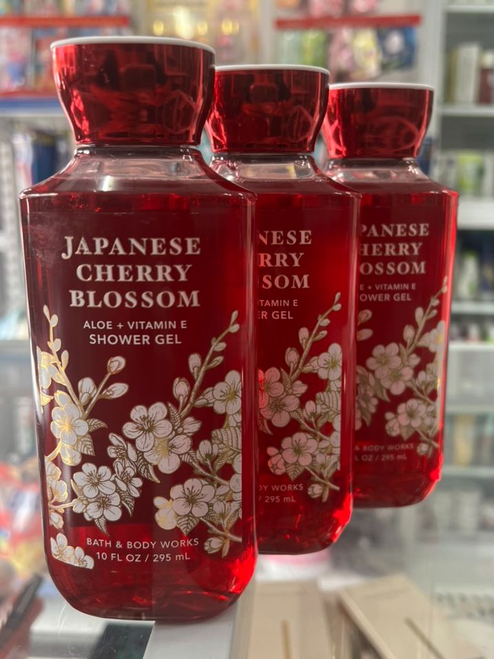 Sữa tắm bath & body works japanese cherry blossom 295ml