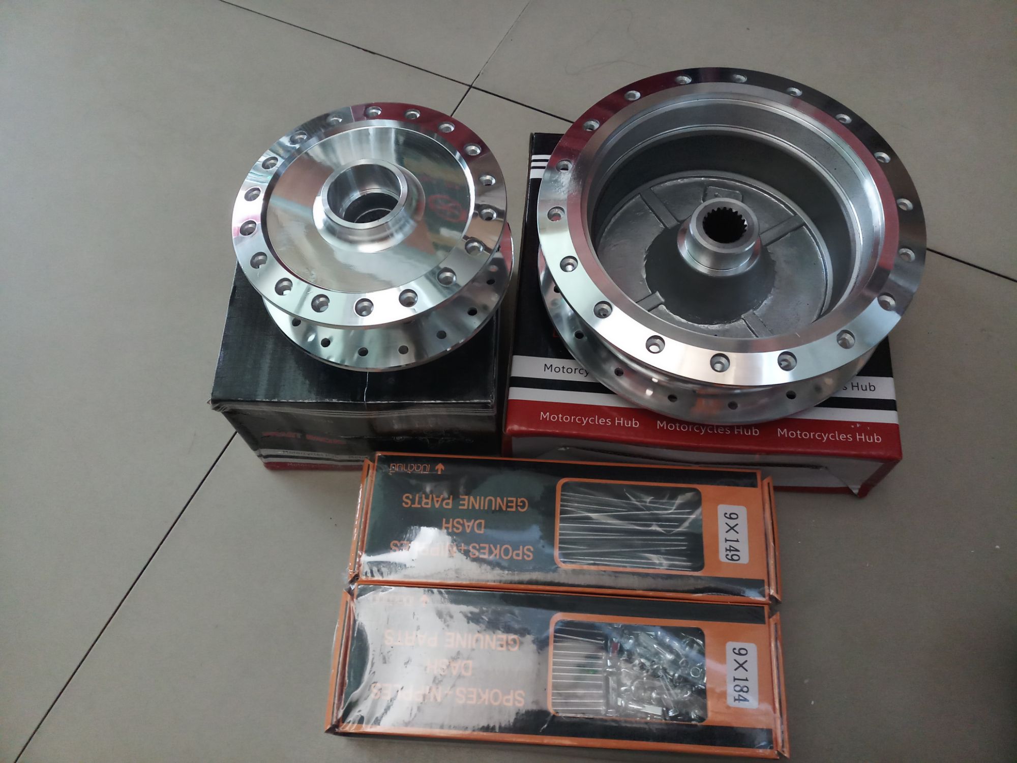 căm đùm VARIO mạ crom ( gồm căm và đùm)
