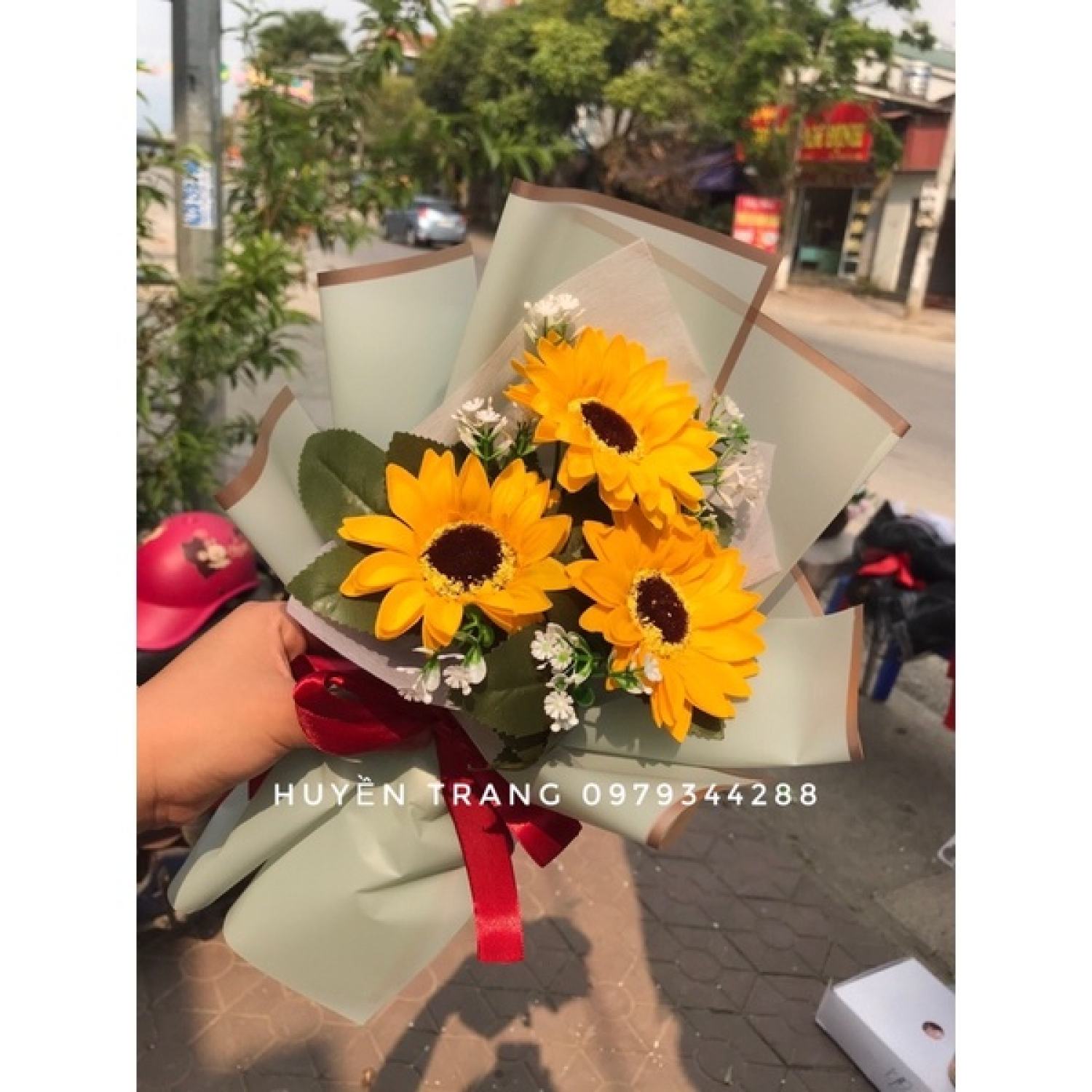 Bó 3 bông hoa sáp hướng dương