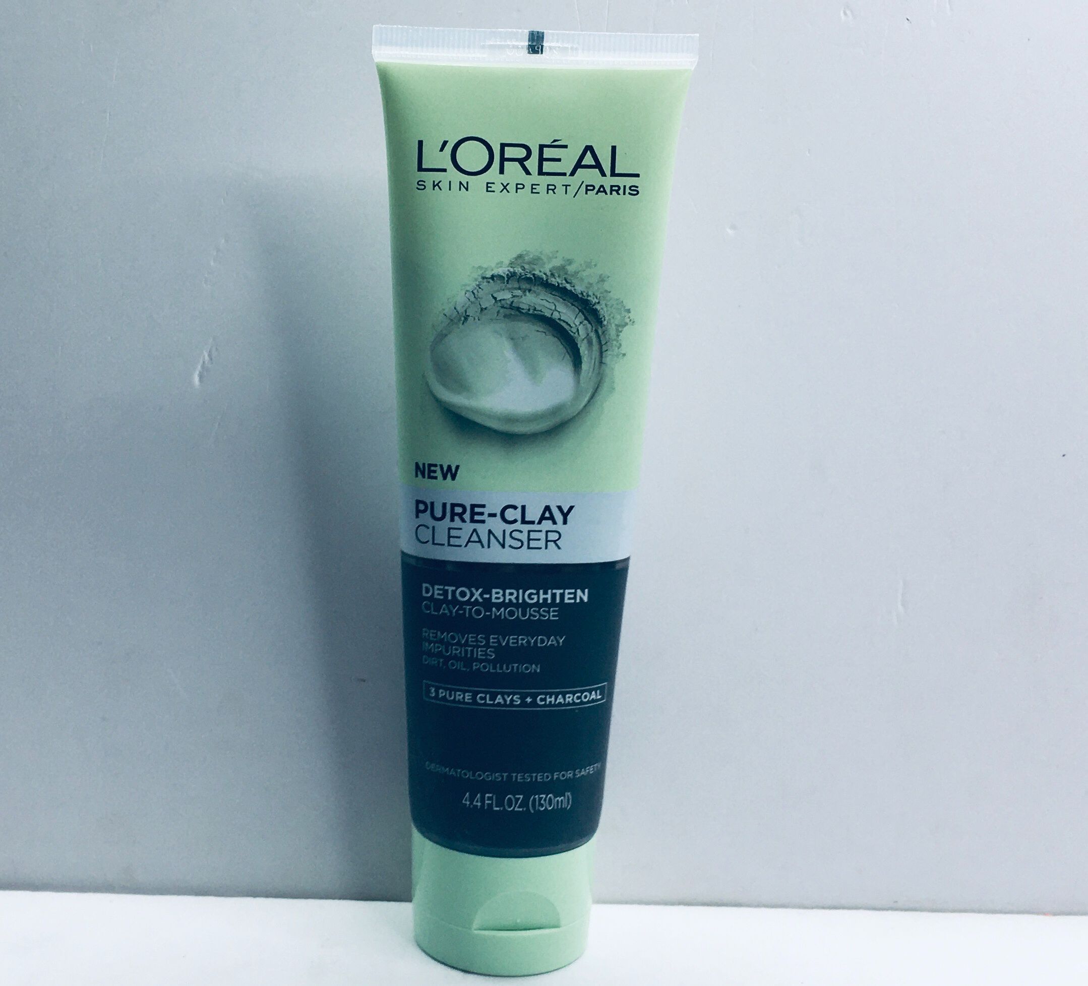 Sữa rửa mặt Đất sét L'Oreal Pure Clay Detox Brighten Cleanser 130ml-Cửa hàng đồ Mỹ TPT