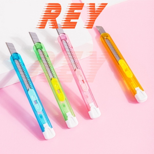 Combo 3 dao rọc giấy  vỏ nhưa trong suốt nhiều màu neon sinh động Deli 2054