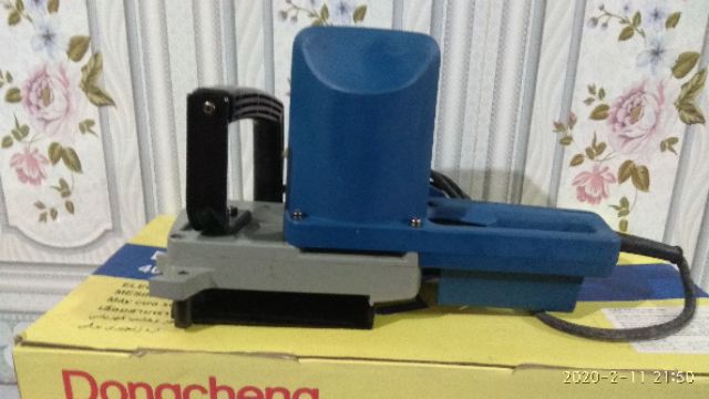 Máy cưa xích chạy điện Dongcheng DML02-405