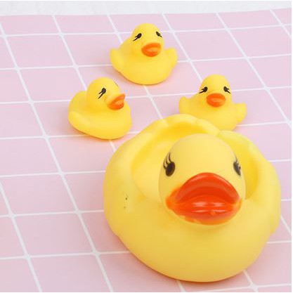 Đồ chơi vịt mẹ và 3 vịt con chút chít thả bồn tắm