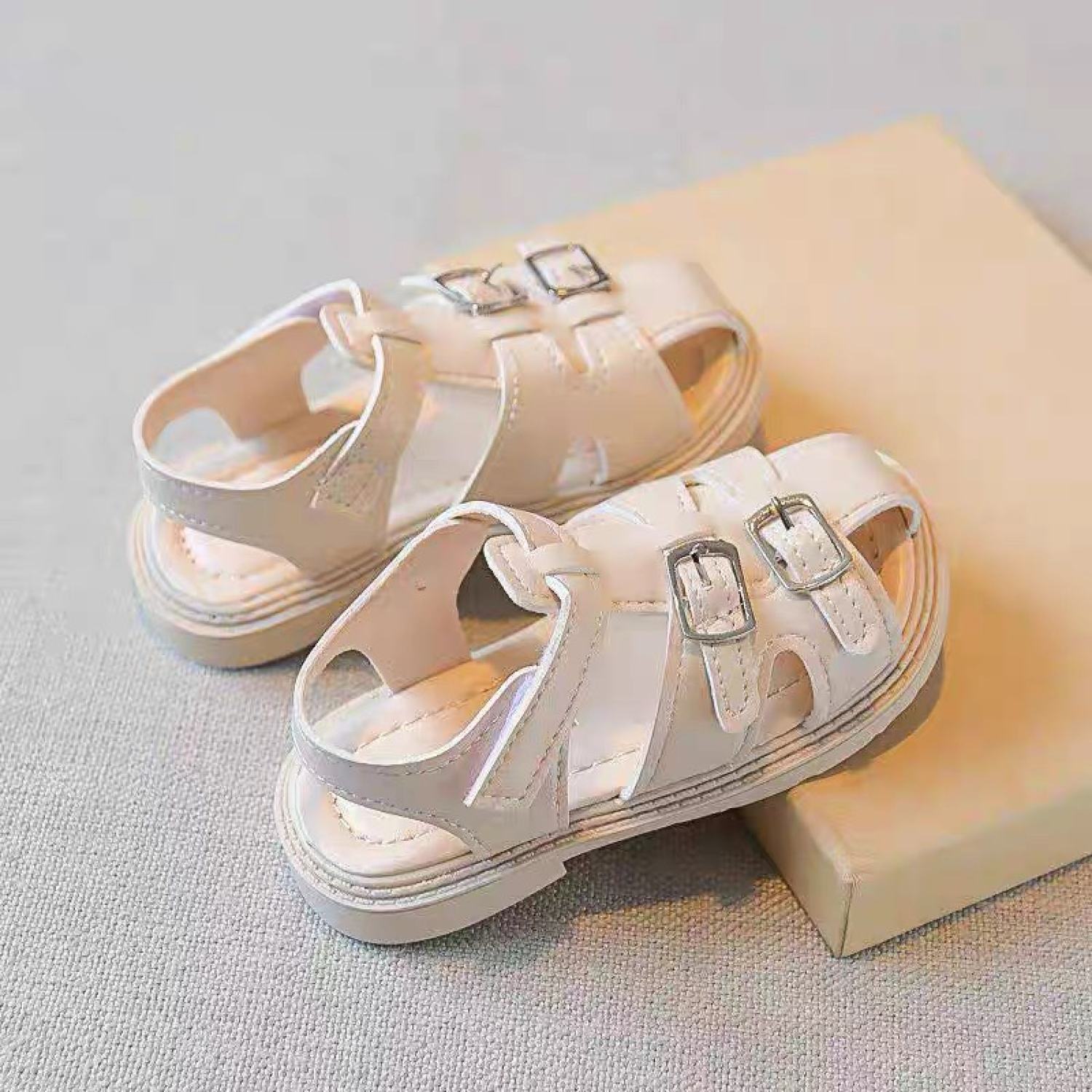 Hướng Dẫn Chọn Mua Giày Sandal Cho Bé Gái 5 Tuổi: Đúng Size – Đúng Nhu Cầu – Bé Yêu Thích