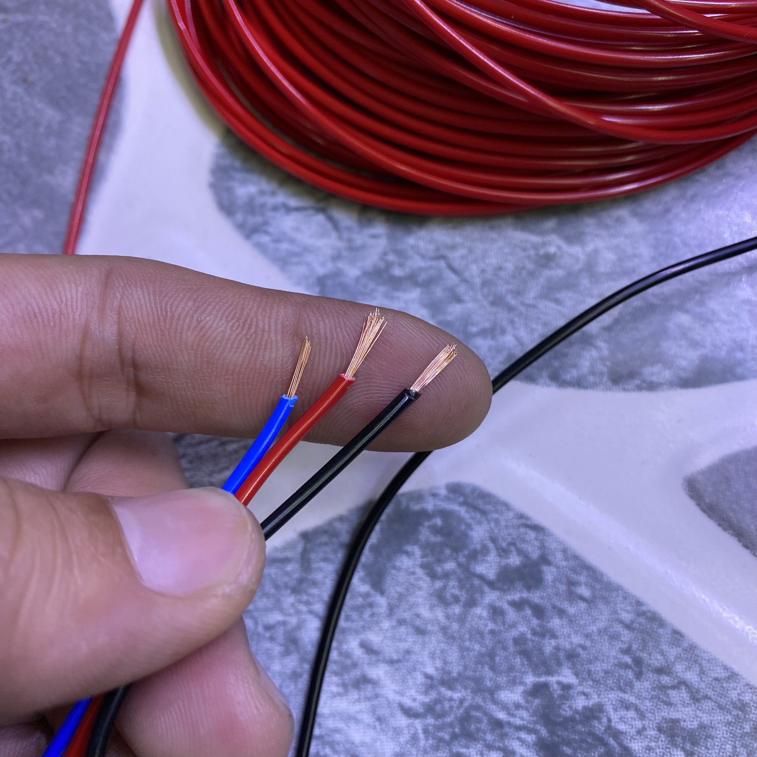 Dây ĐIỆN XE MÁY 20 LÕI ĐỒNG 0.5MM