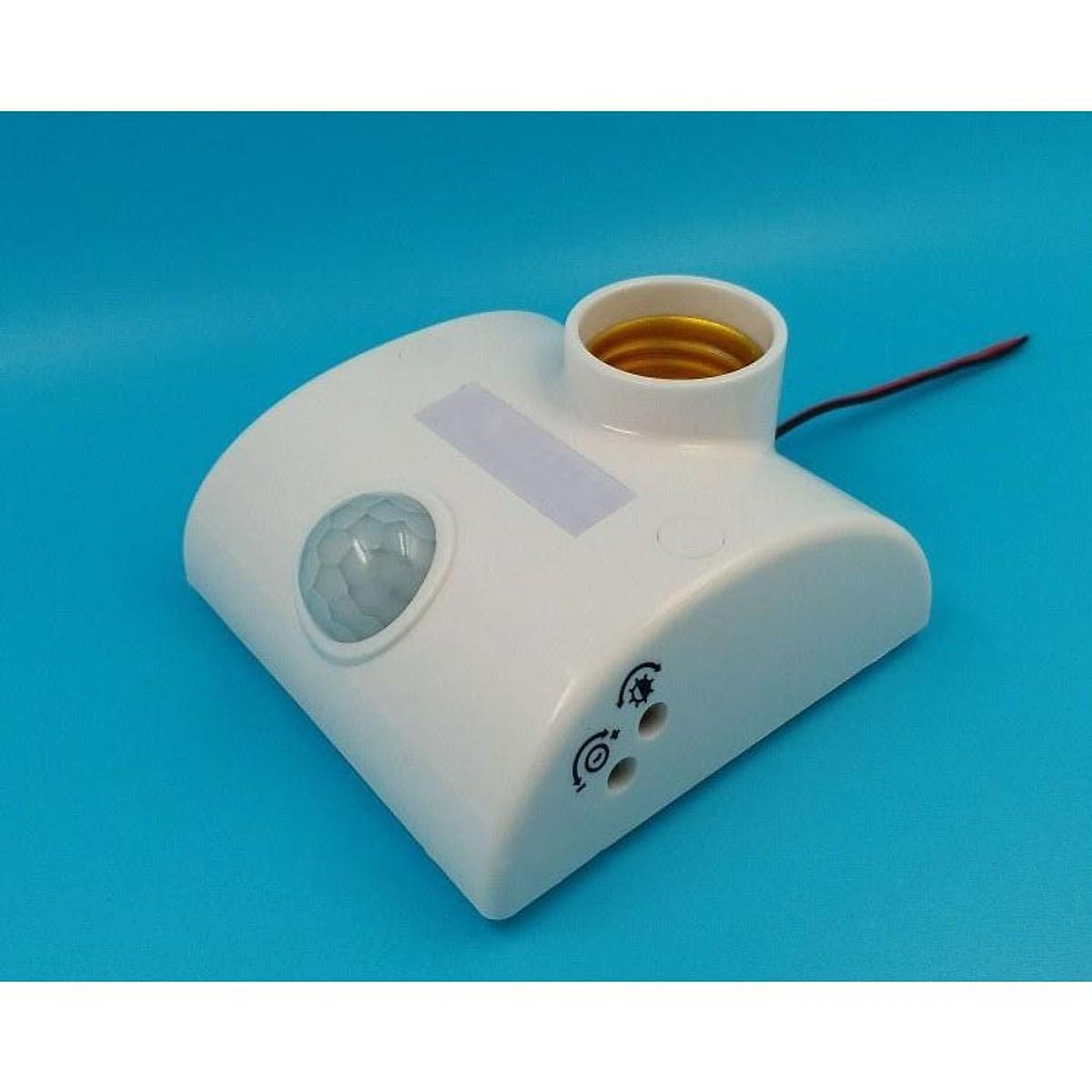 Đui đèn cảm ứng mắt thần 2 chiếc (Trắng)
