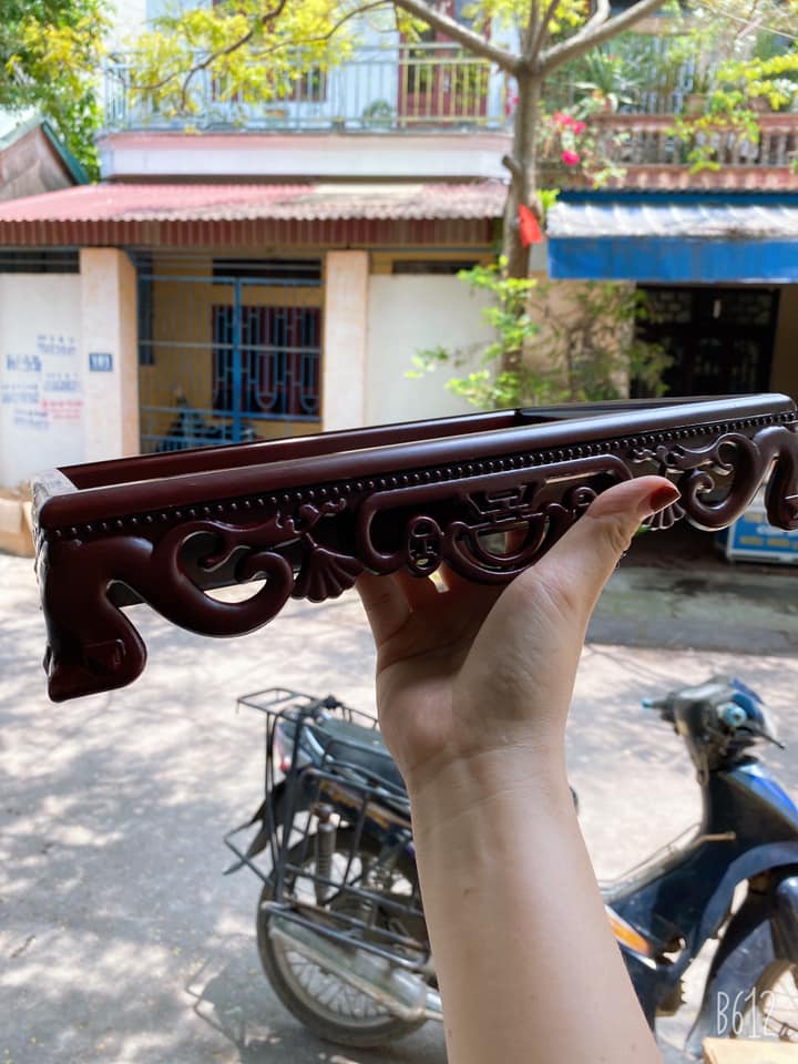 Khay úp cốc nhựa giả vân gỗ có chân