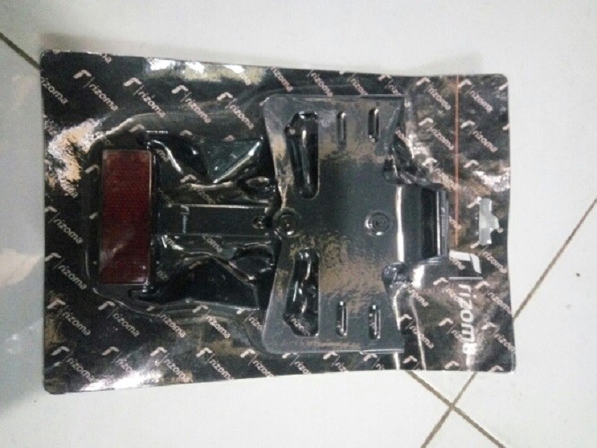 Exciter 150 pát biển số có đèn - Vindecal BD