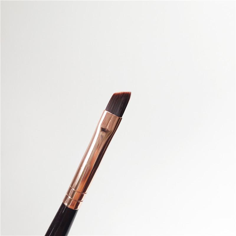 Cọ eyeliner - tém mày Charlotte