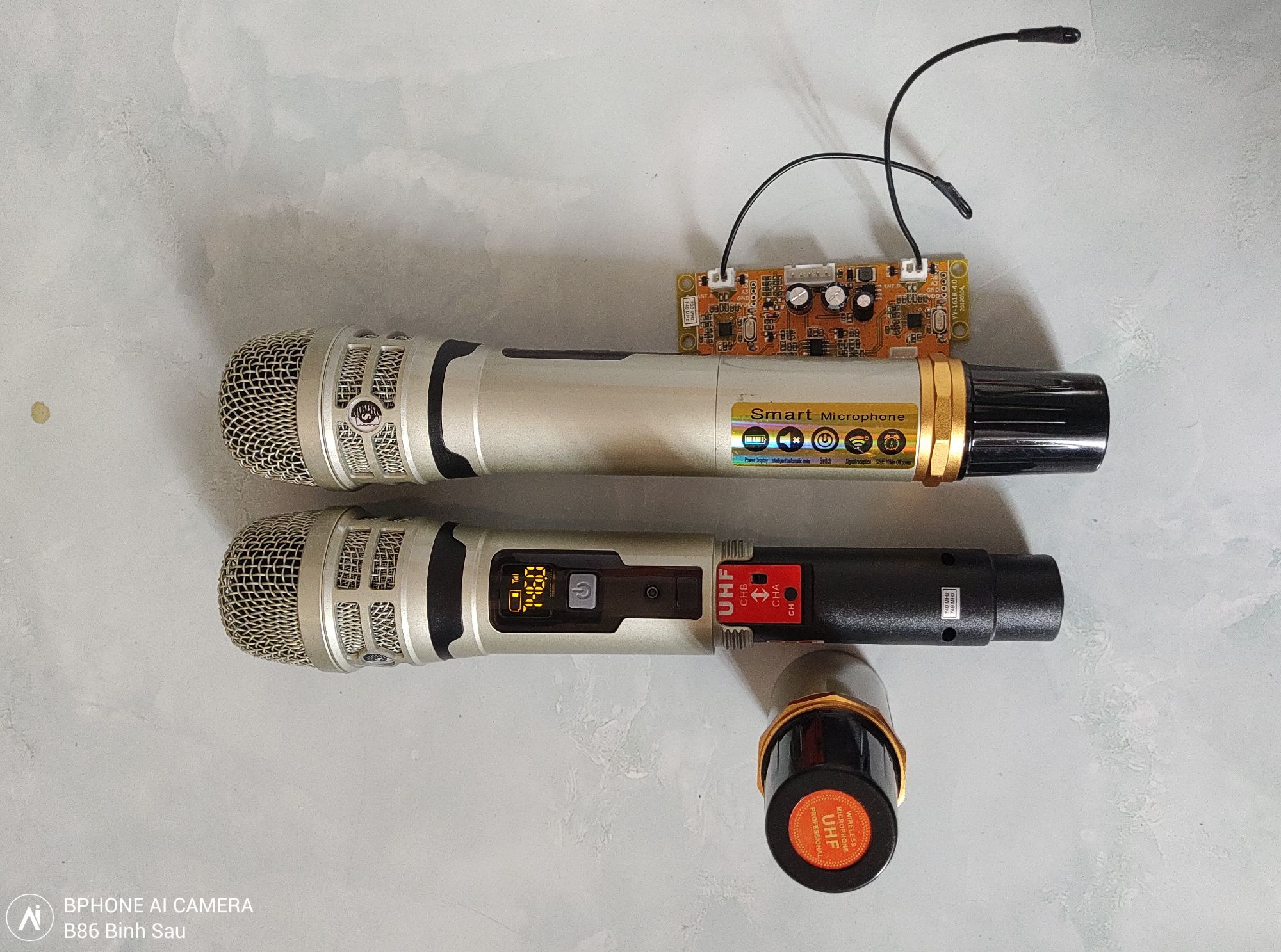 Micro không dây UHF cao cấp