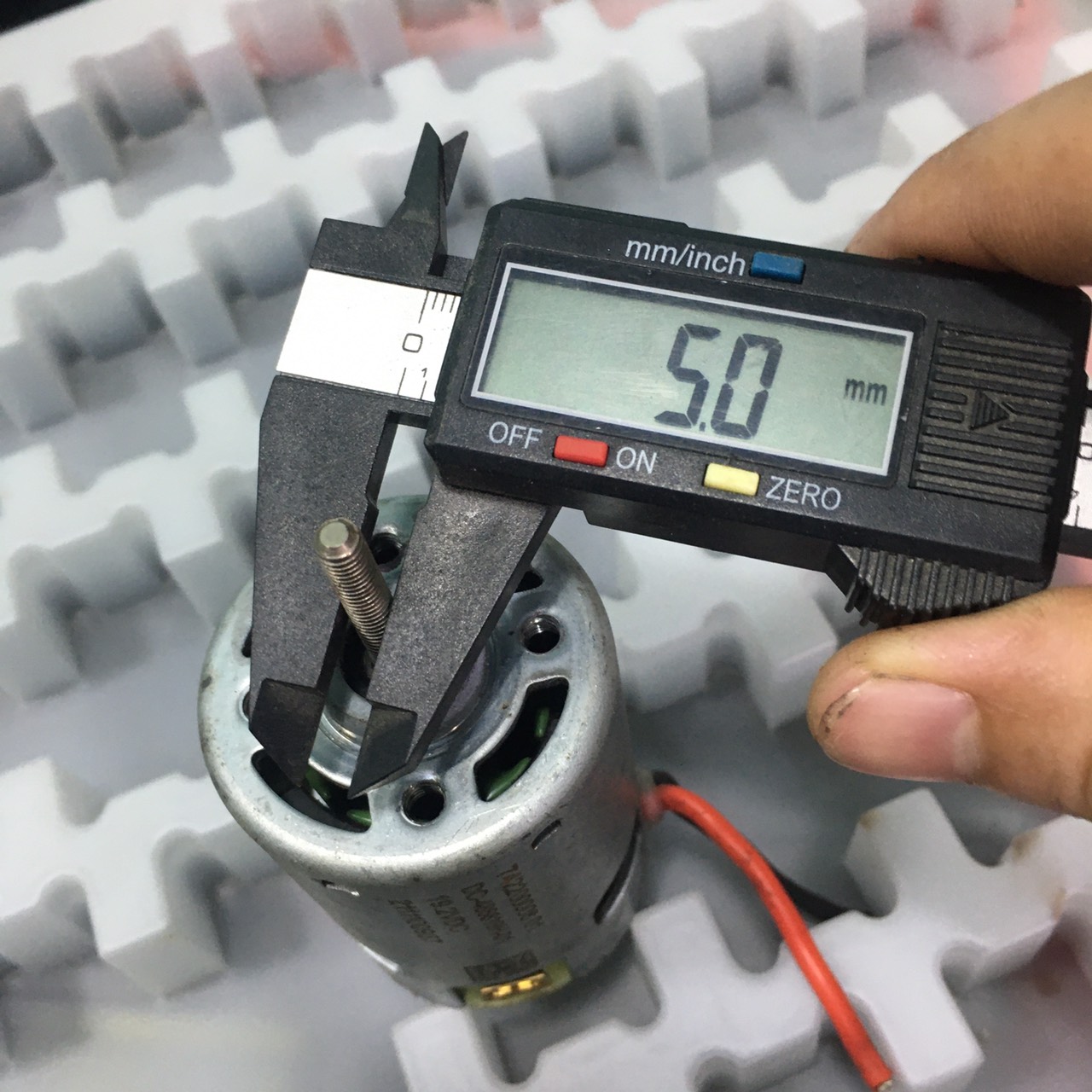 Motor 895 2 bạc đạn xịn sò