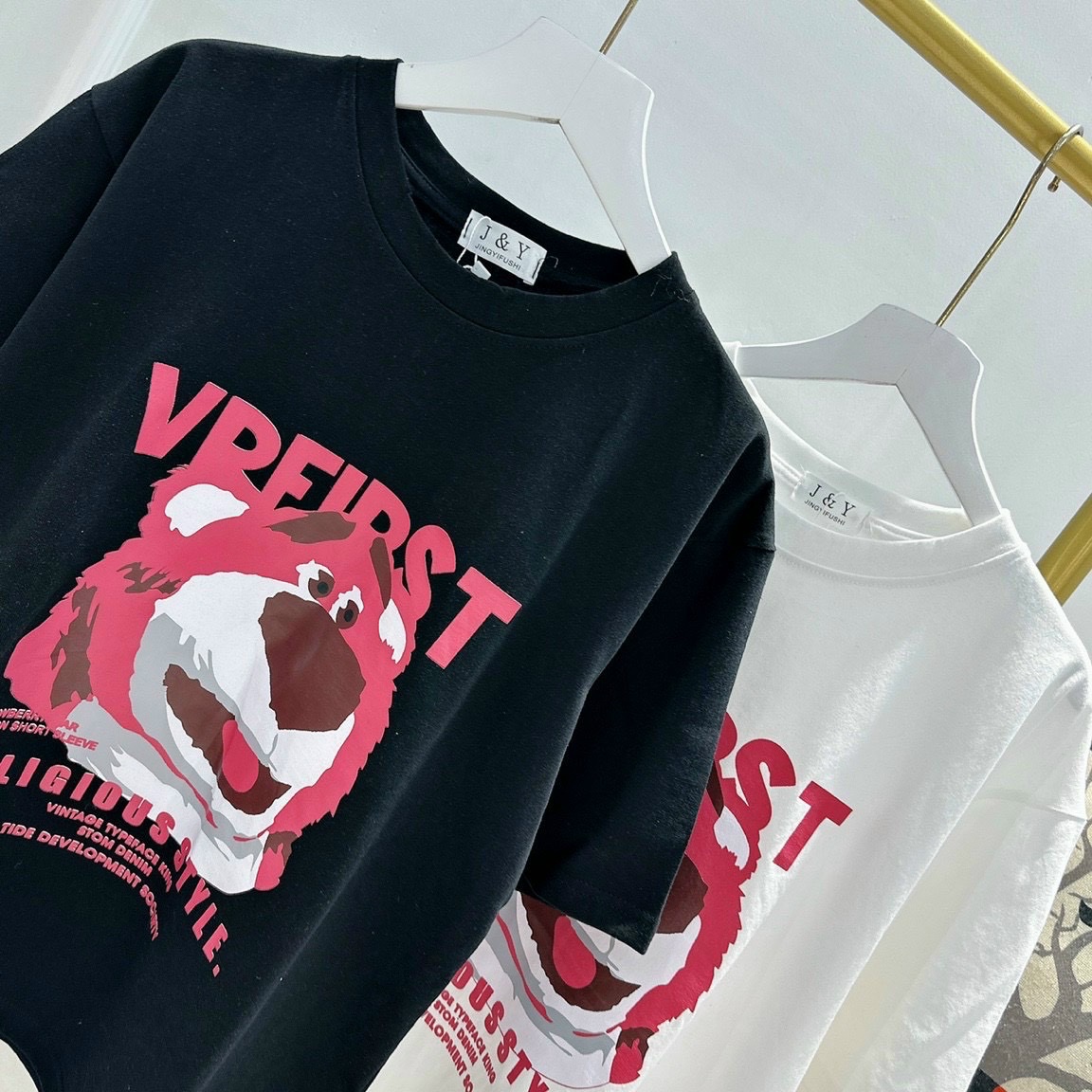 ÁO THUN CẶP ĐÔI TAY LỠ LOGO GẤU VRFIRST