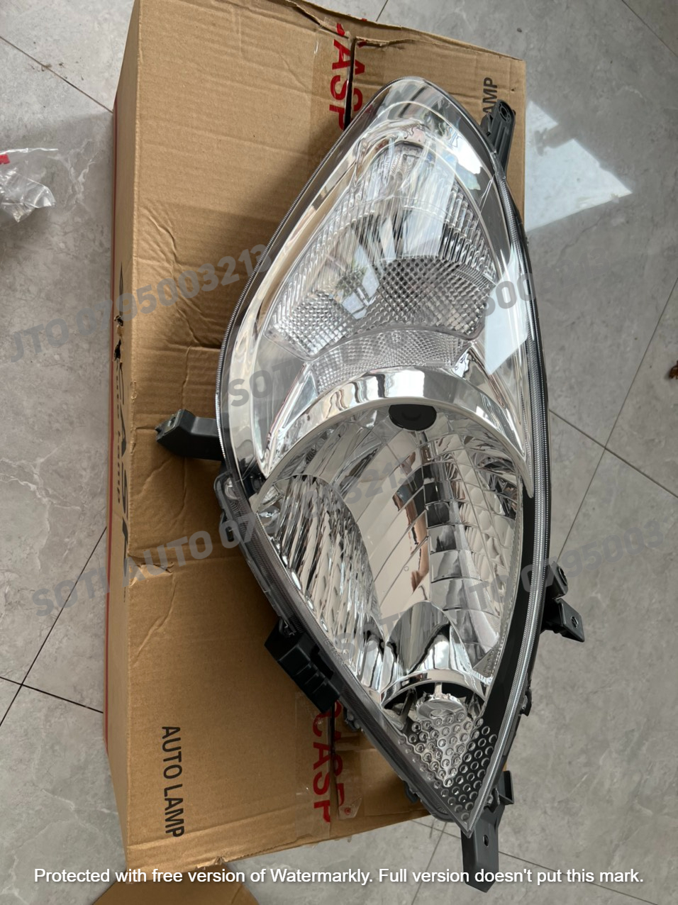 Đèn pha Toyota Innova